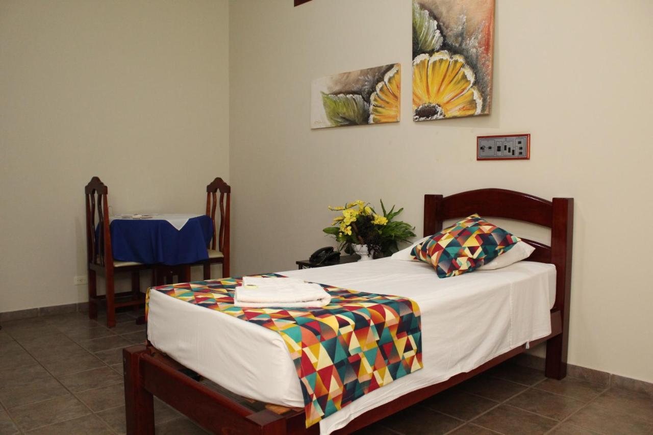 Grandes Lagos Park Hotel Jales Esterno foto