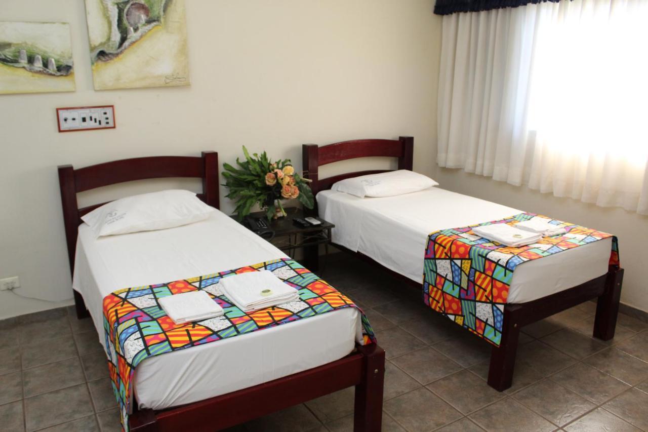 Grandes Lagos Park Hotel Jales Esterno foto